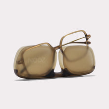 Cargar imagen en el visor de la galería, lena-reading